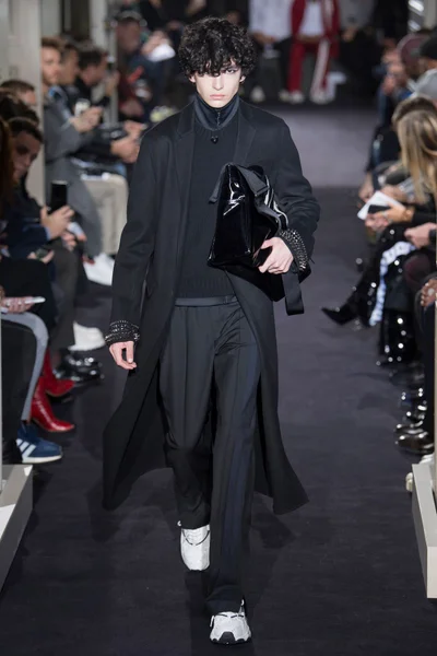 Look 1